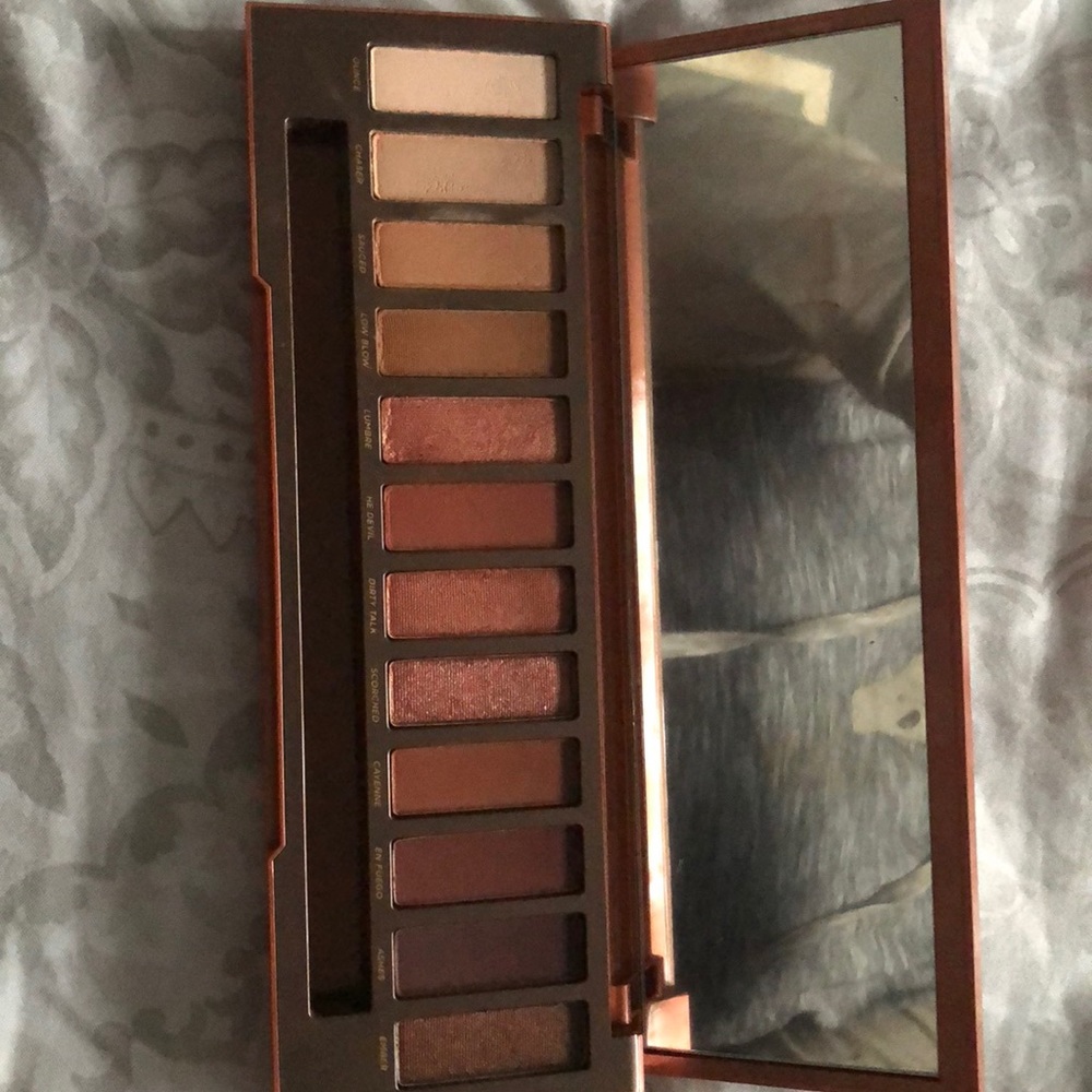 Naked URBAN DECAY HEAT AUTHENTIC